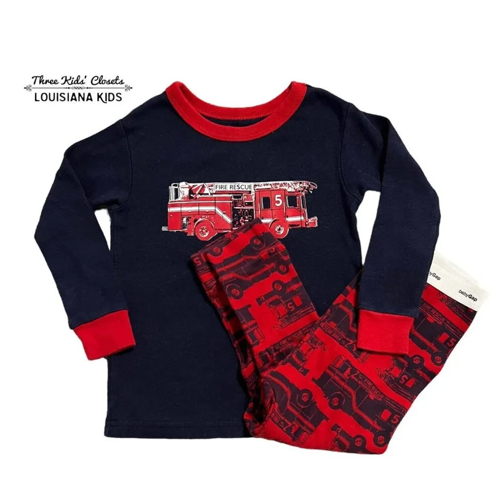 Gap Kids 18-24m Fire Engine Pajamas Set